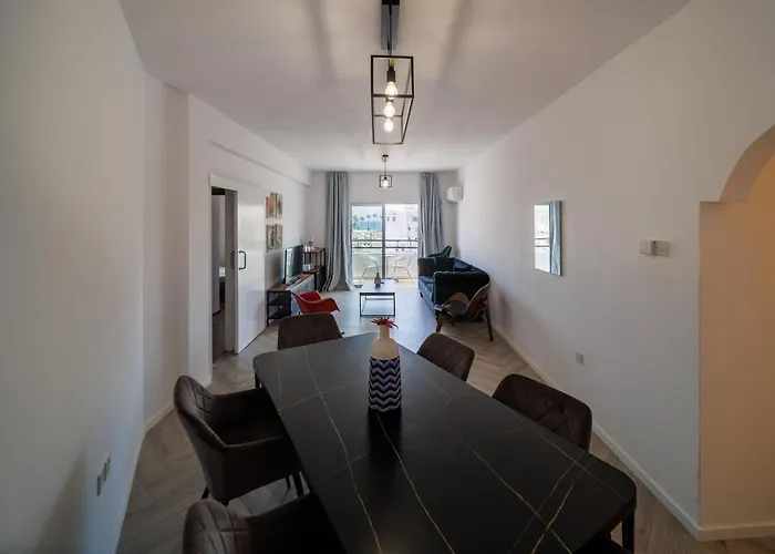 Sea View Centre 3bed * 拉纳卡